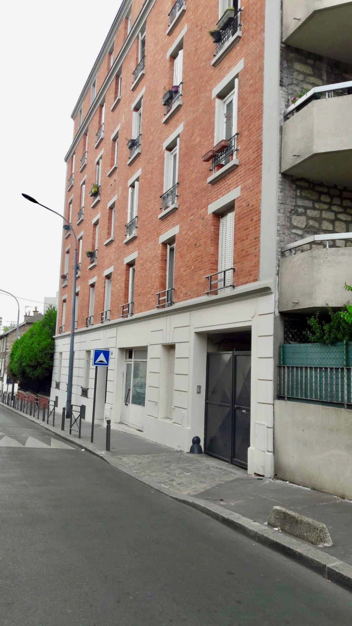 Flat Rue Jean-Jacques Rousseau in Saint-Ouen-sur-Seine