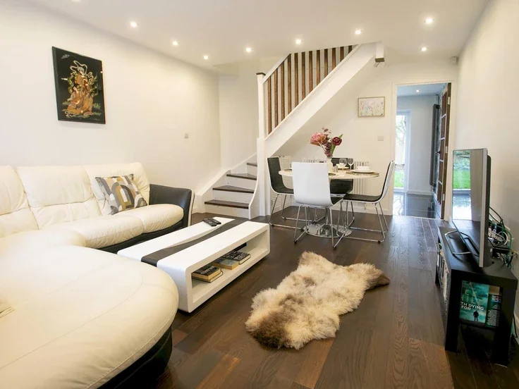 House Dean Close in Nottingham