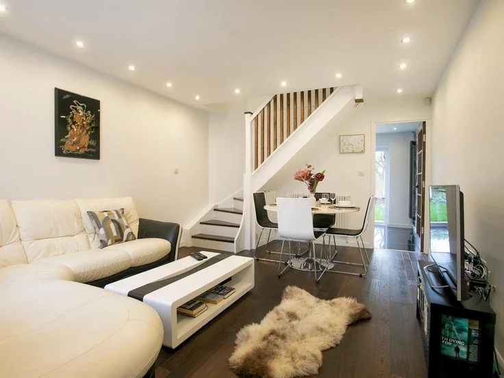 House Dean Close in Nottingham