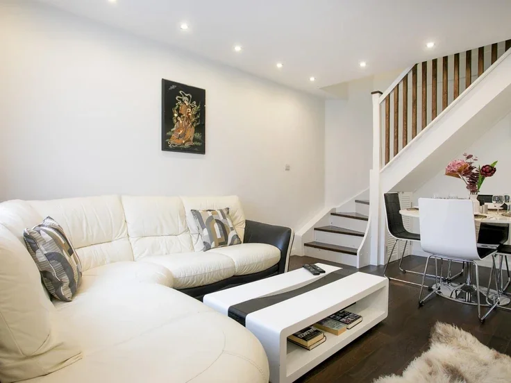 House Dean Close in Nottingham