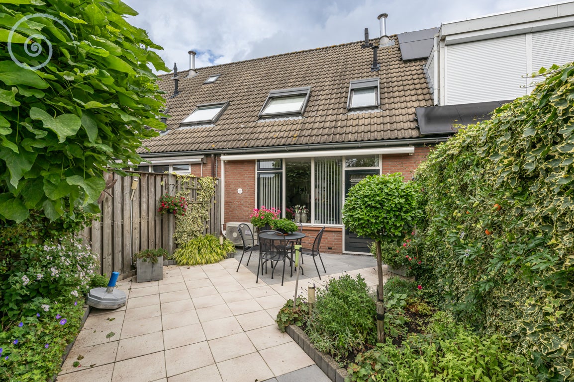 Tussenwoning te koop: Nassaustraat 10, Den Bommel