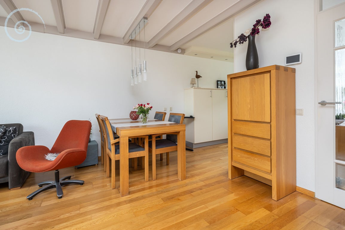 Tussenwoning te koop: Nassaustraat 10, Den Bommel