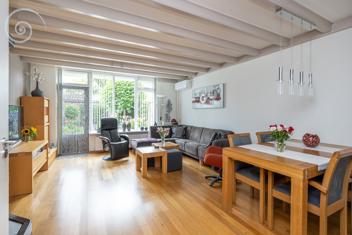 Tussenwoning te koop: Nassaustraat 10, Den Bommel