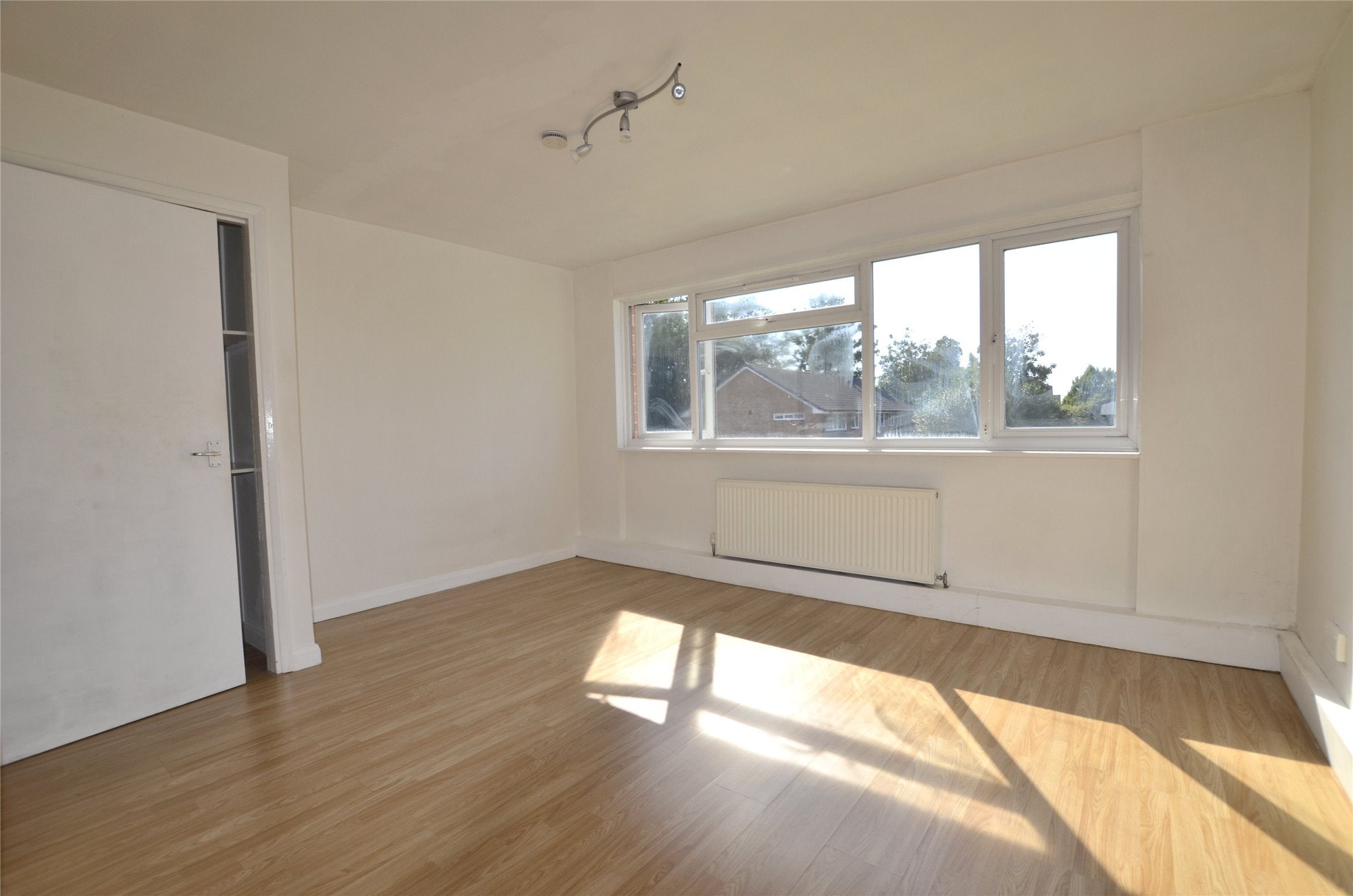 Flat Pampisford Road in Greater London