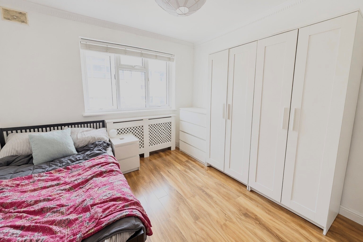 House Avis Square in Greater London