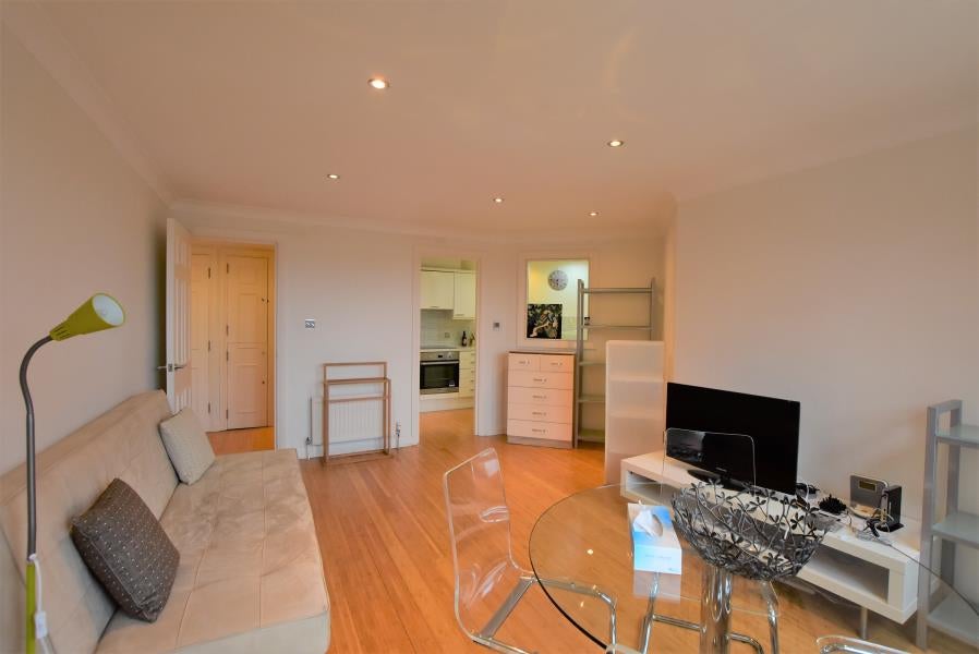 Flat St John's Wood Road in City of Westminster