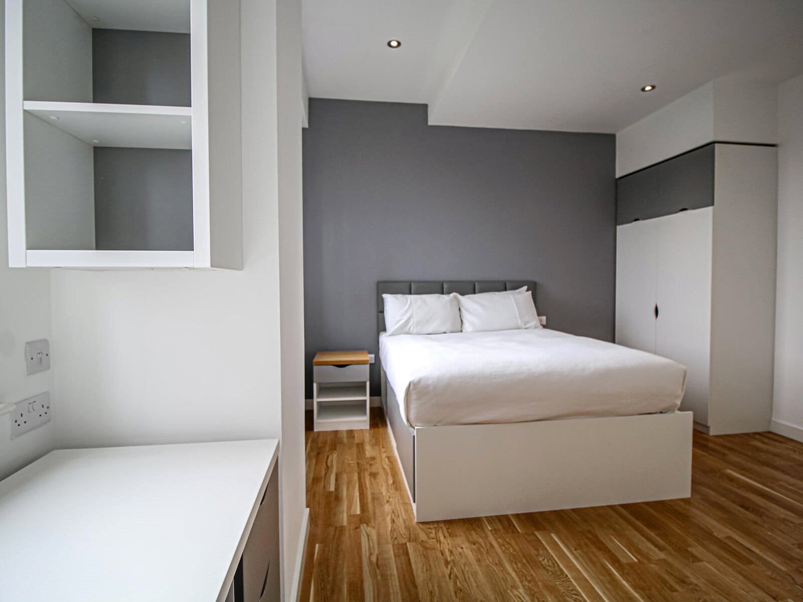 Flat Wade Lane in Leeds