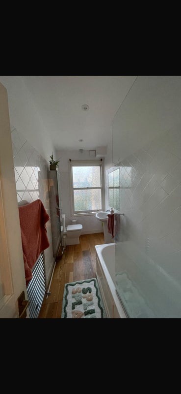 Room Hazlebury Road in Greater London