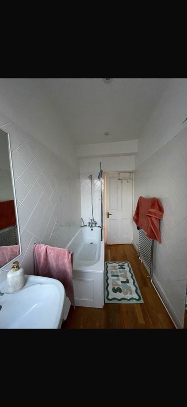 Room Hazlebury Road in Greater London