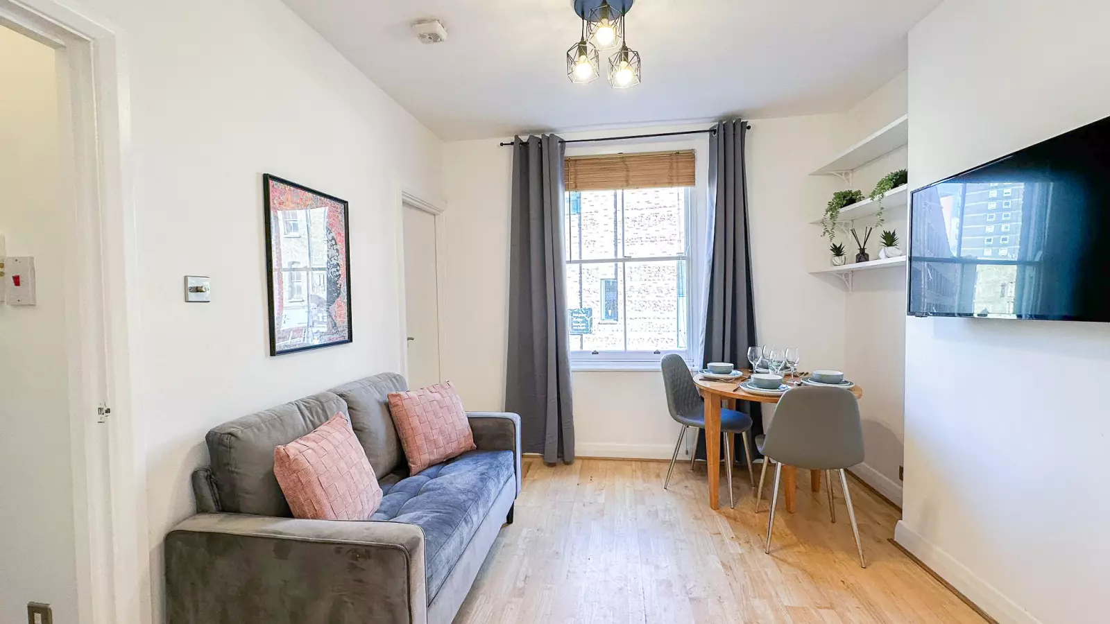 Flat Godfrey Place in Greater London