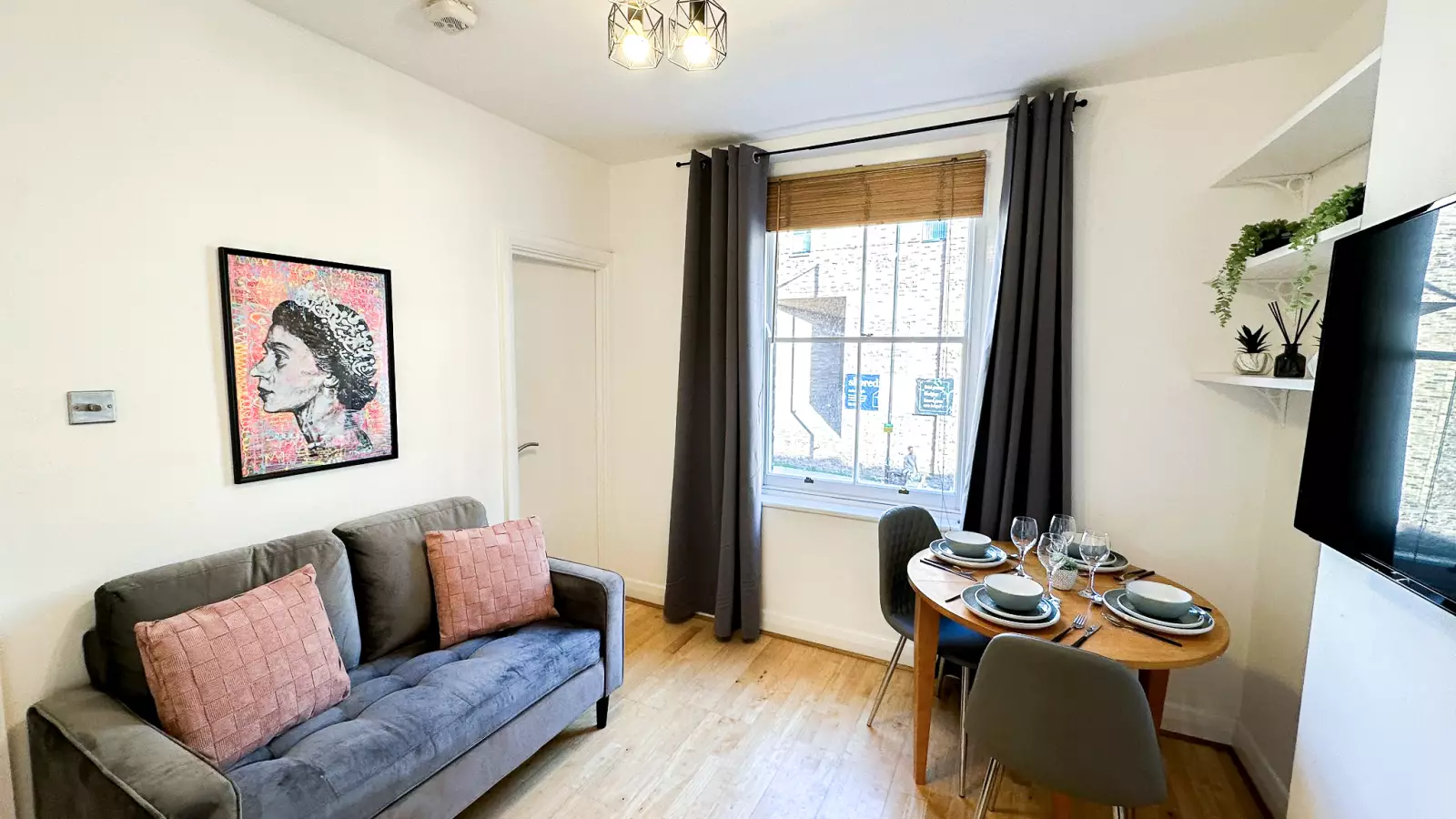 Flat Godfrey Place in Greater London