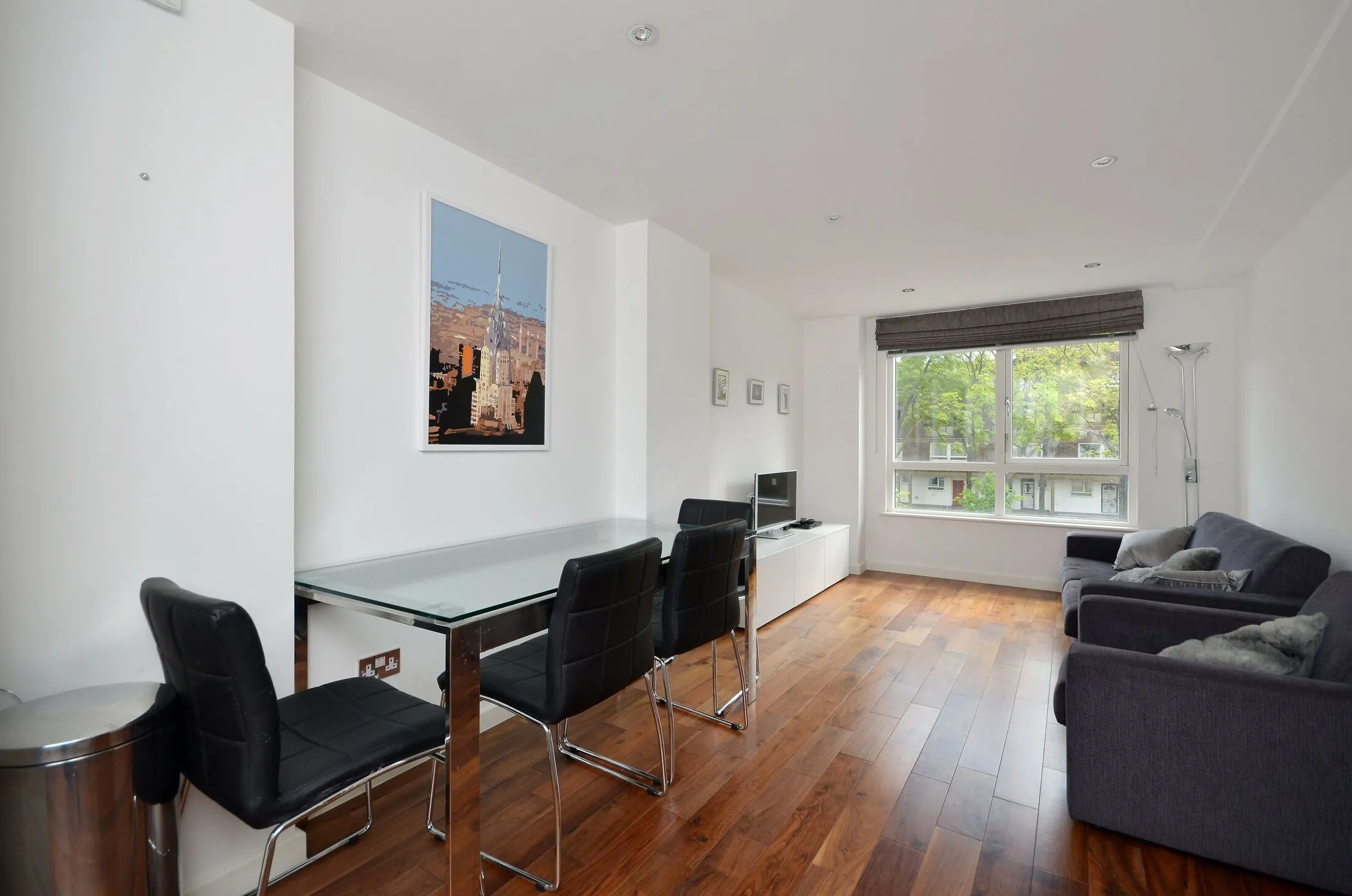 Flat Long Street in Greater London