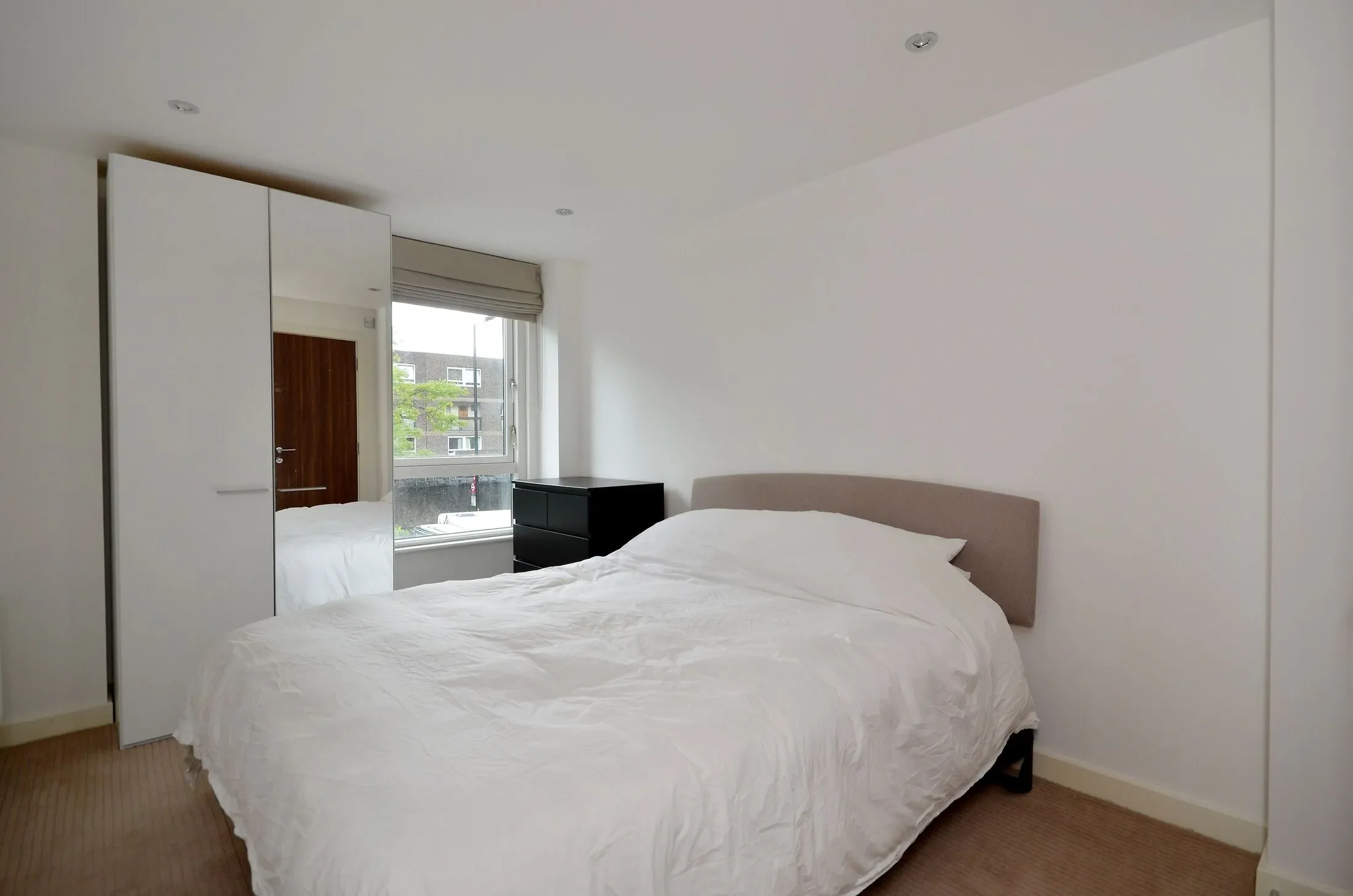 Flat Long Street in Greater London
