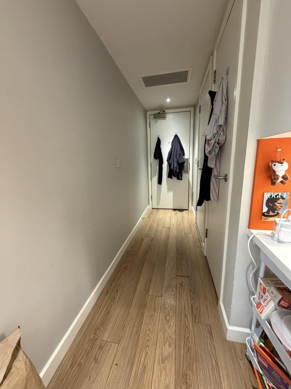 Room Leman Street in Greater London