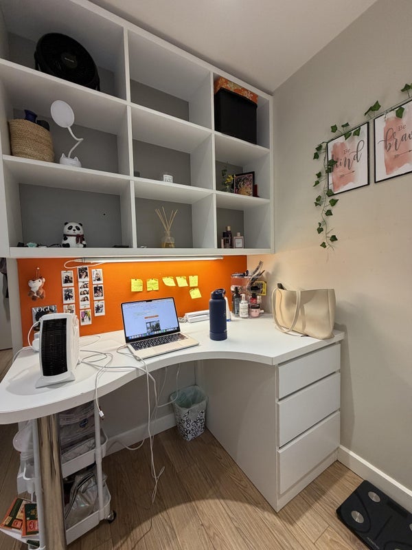 Room Leman Street in Greater London