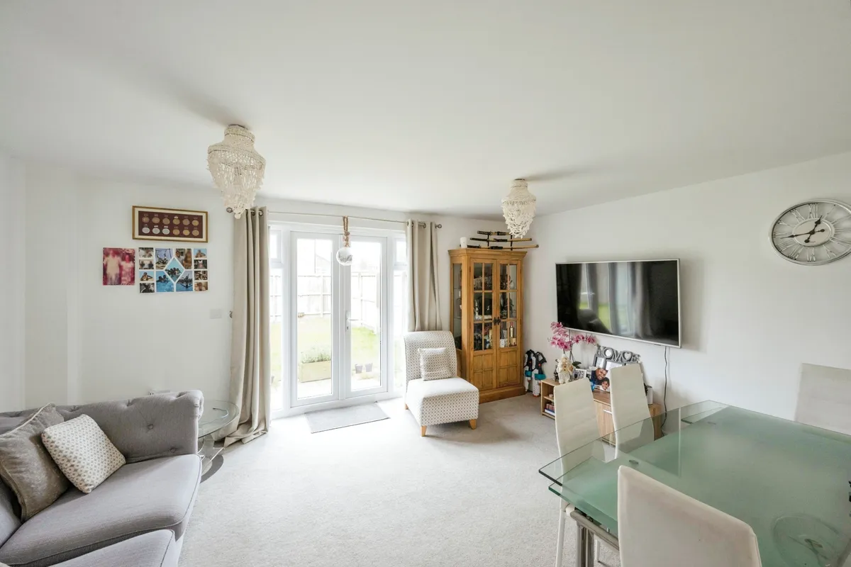 House Heatherfields Cresent in Doncaster