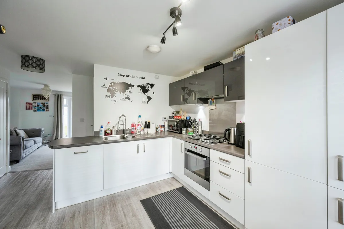 House Heatherfields Cresent in Doncaster