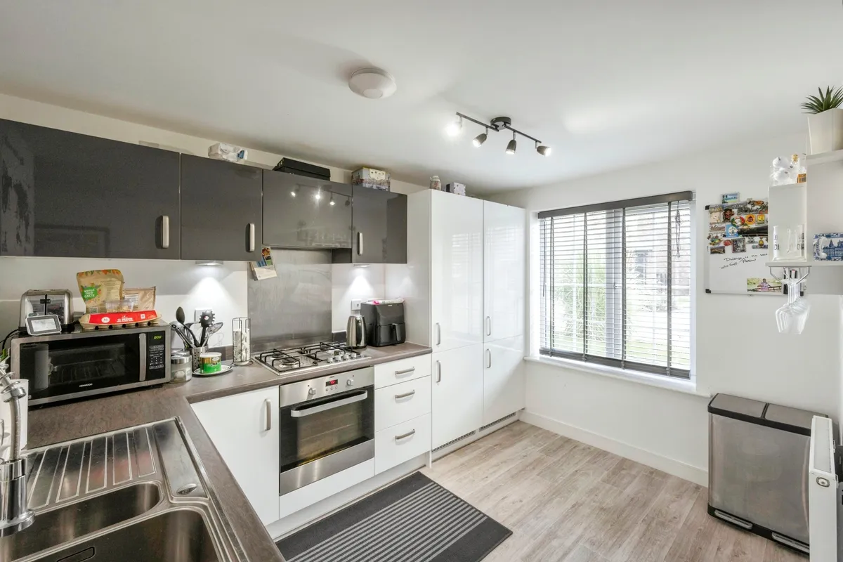 House Heatherfields Cresent in Doncaster