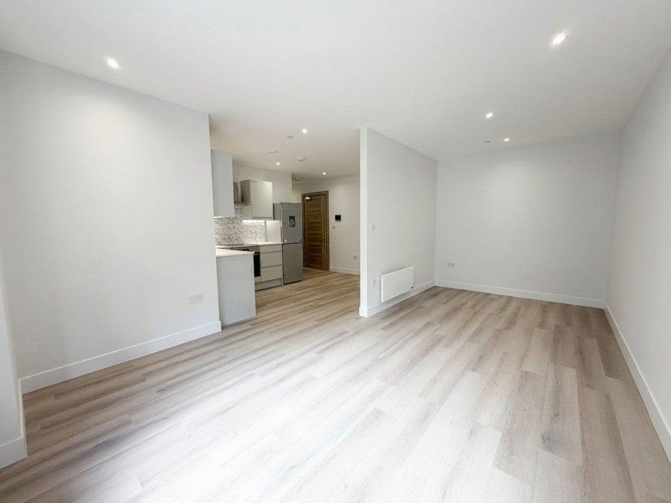 Flat Cowley Business Park in Greater London