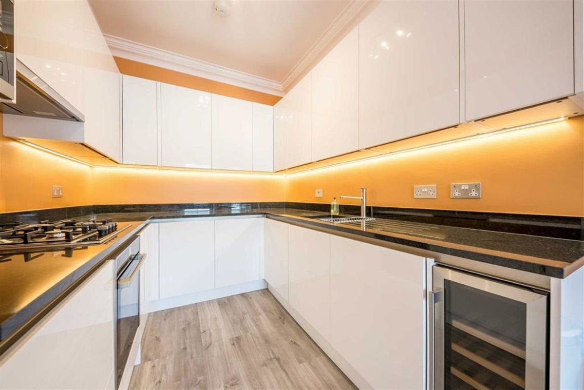 Flat Inverness Terrace in City of Westminster