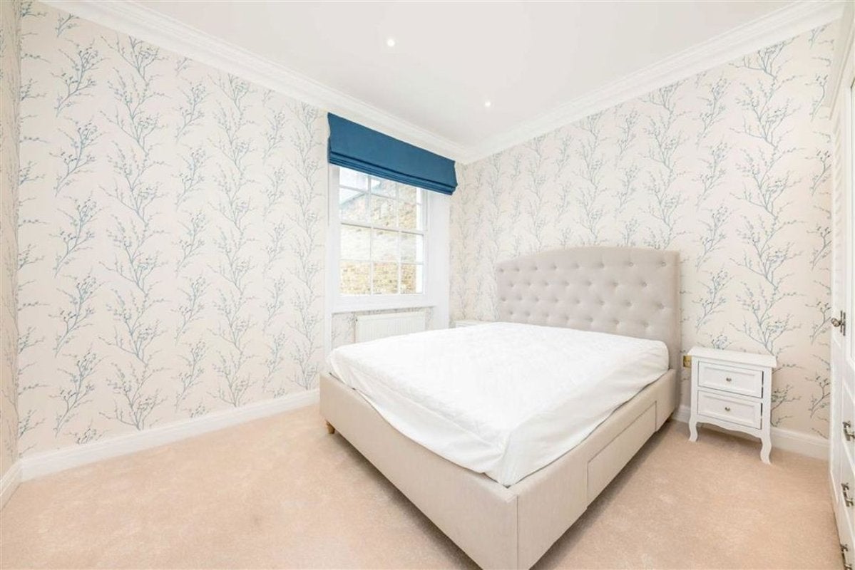 Flat Inverness Terrace in City of Westminster