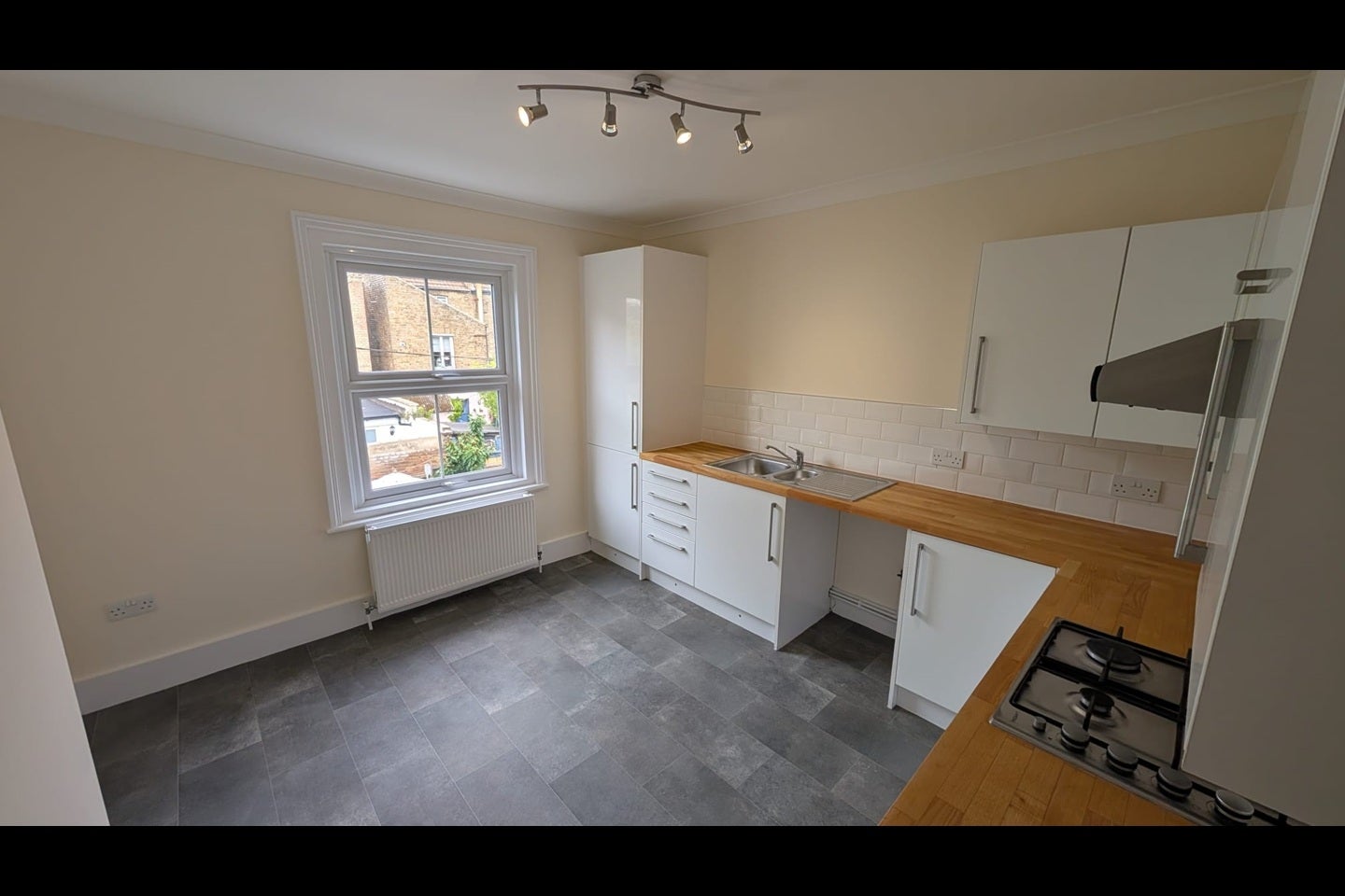 Flat Brunswick Square in Canterbury