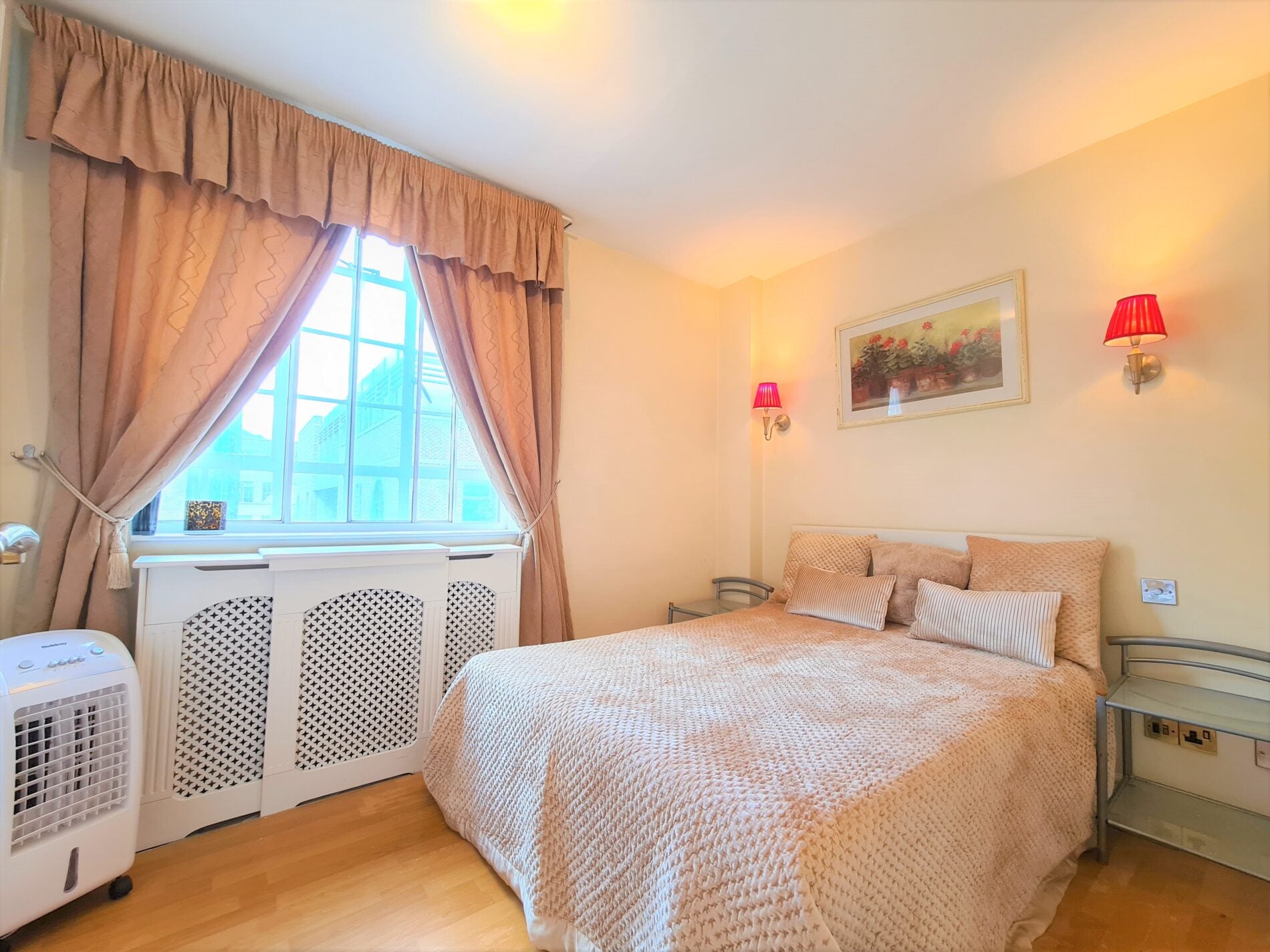 Flat Sloane Avenue in Greater London