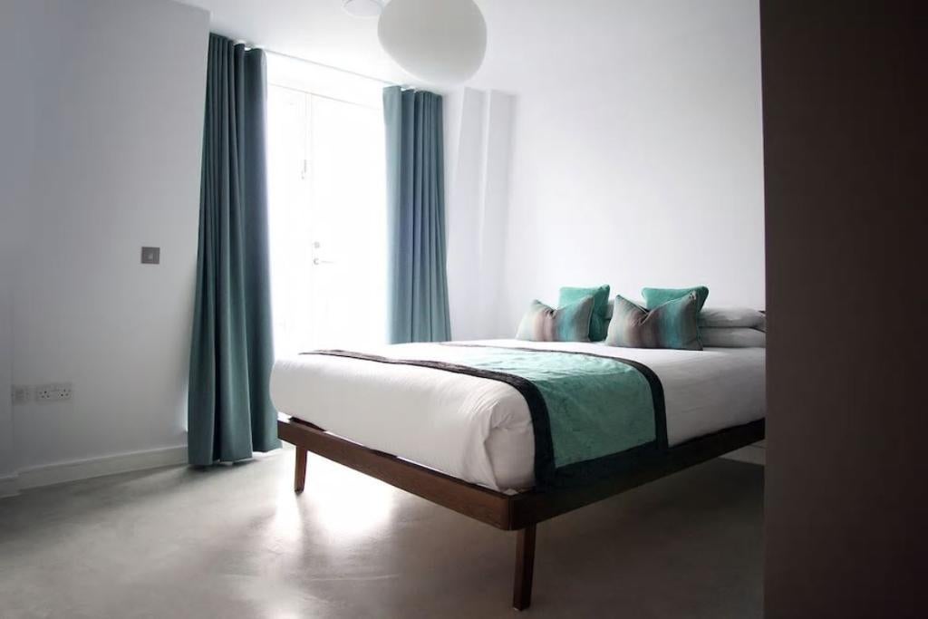 Flat Southwark Street in Greater London