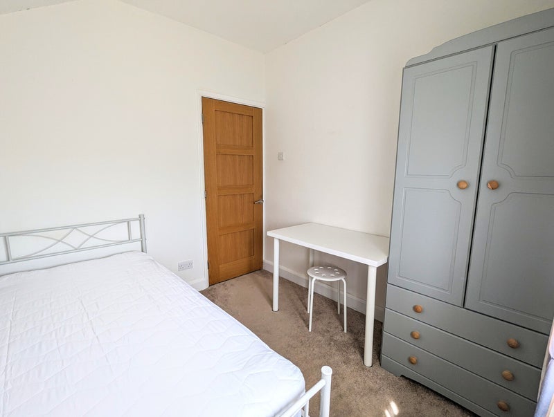 Room Farnaby Road in Greater London