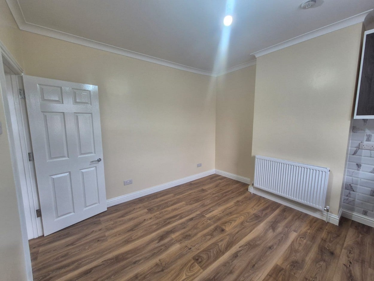 Flat Beulah Road in Greater London