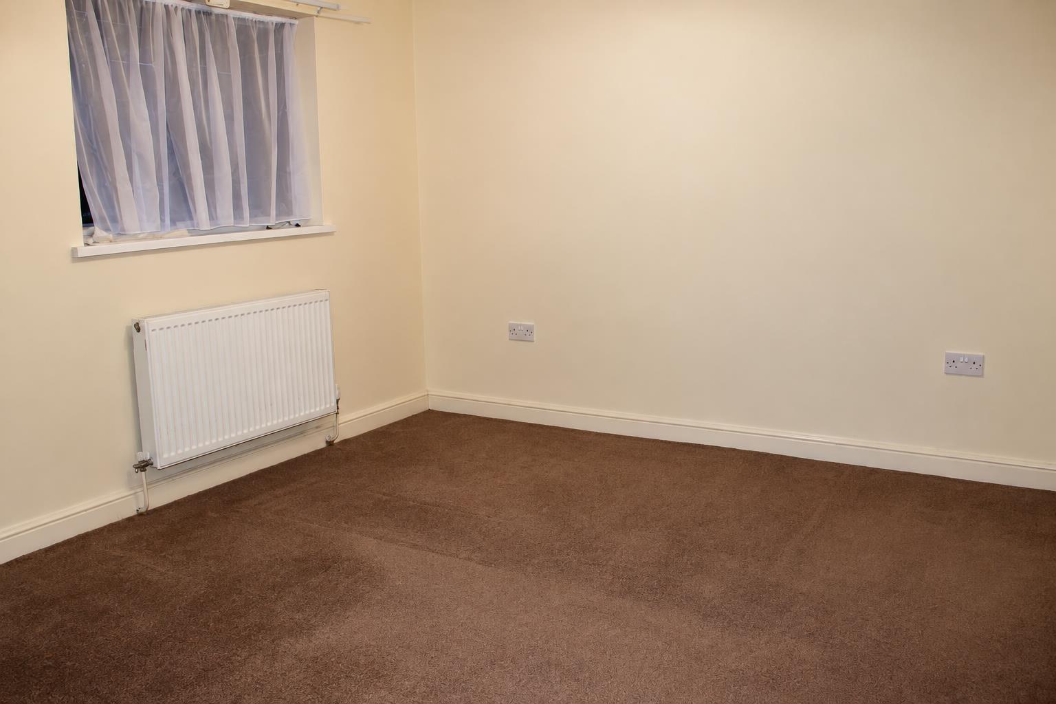 Flat Elizabeth Drive in Castleford