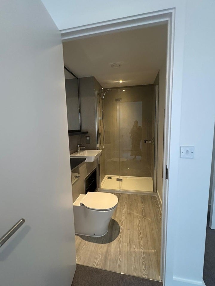 Room Heston Way in Greater London