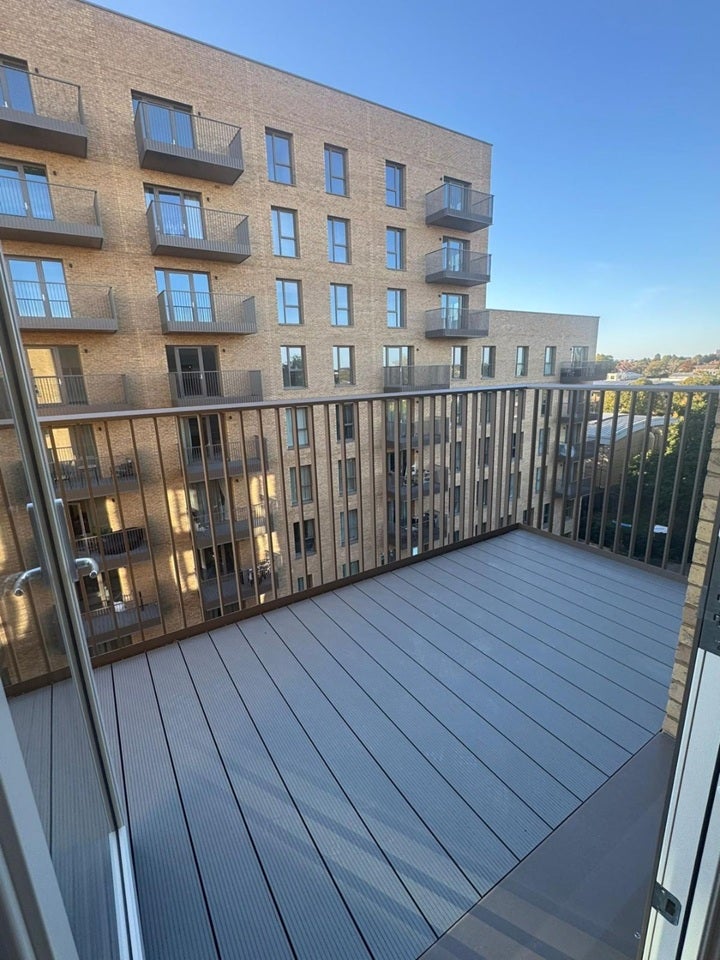 Room Heston Way in Greater London
