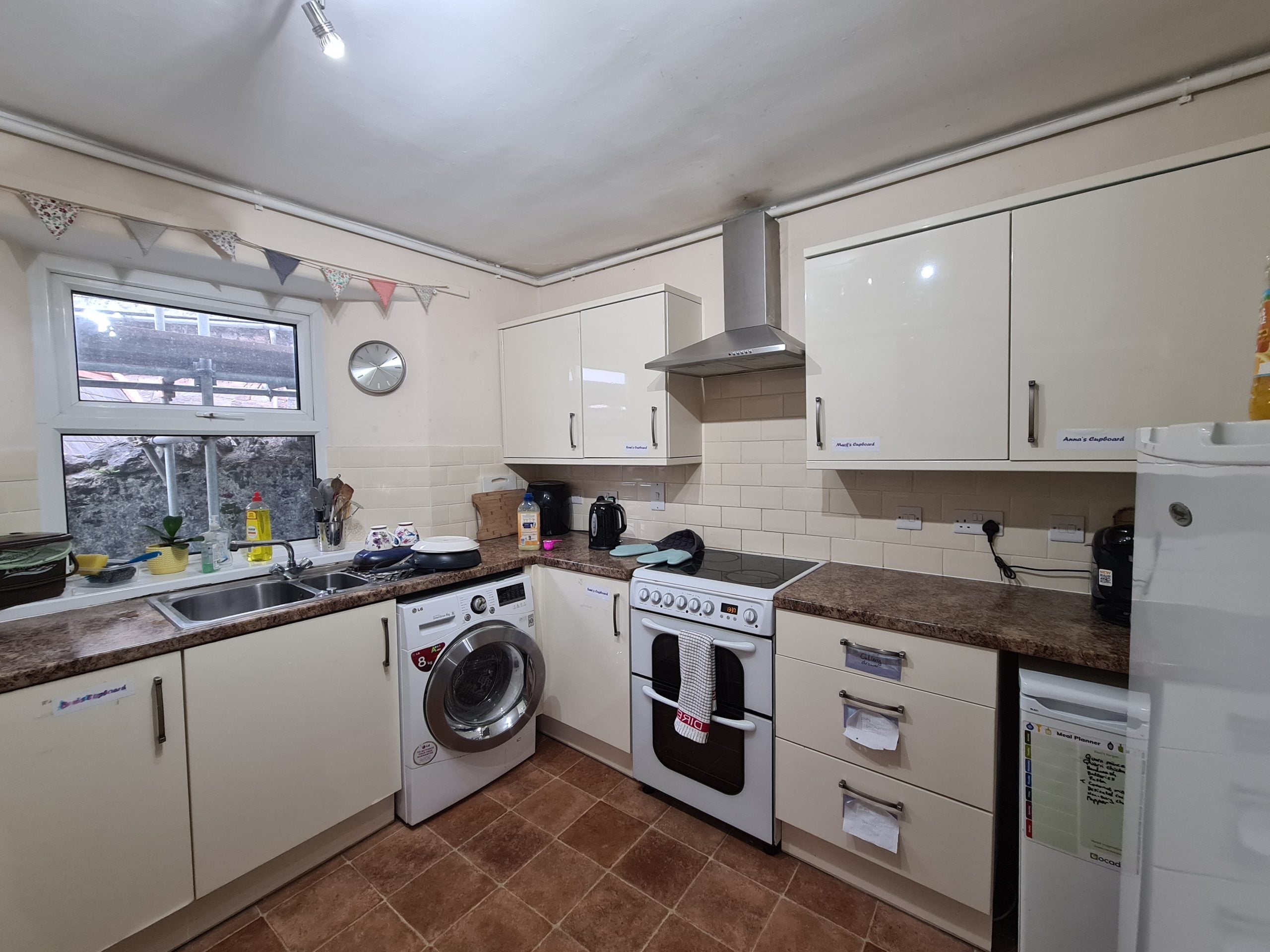 Room St Lukes Road in Torquay