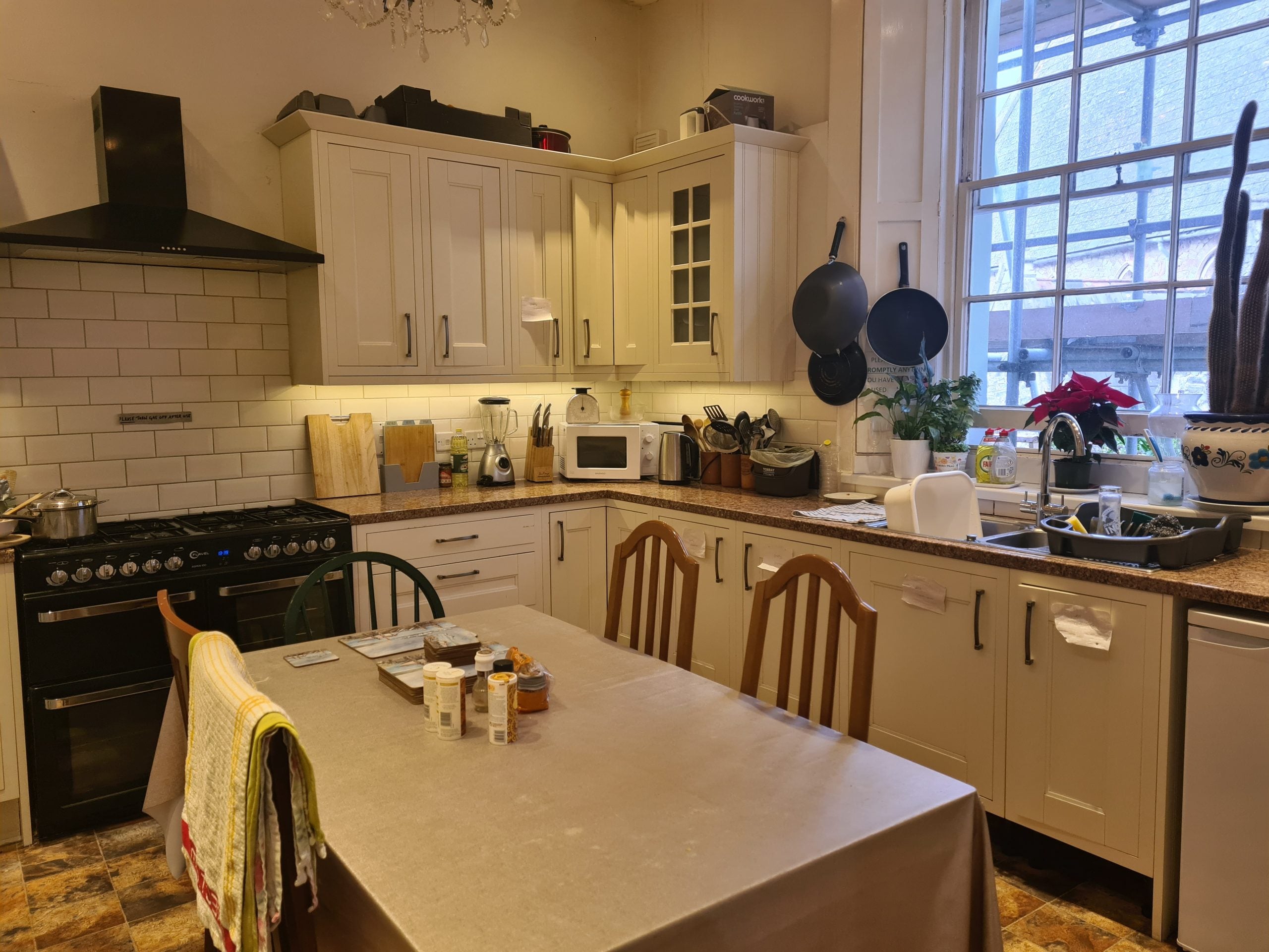 Room St Lukes Road in Torquay