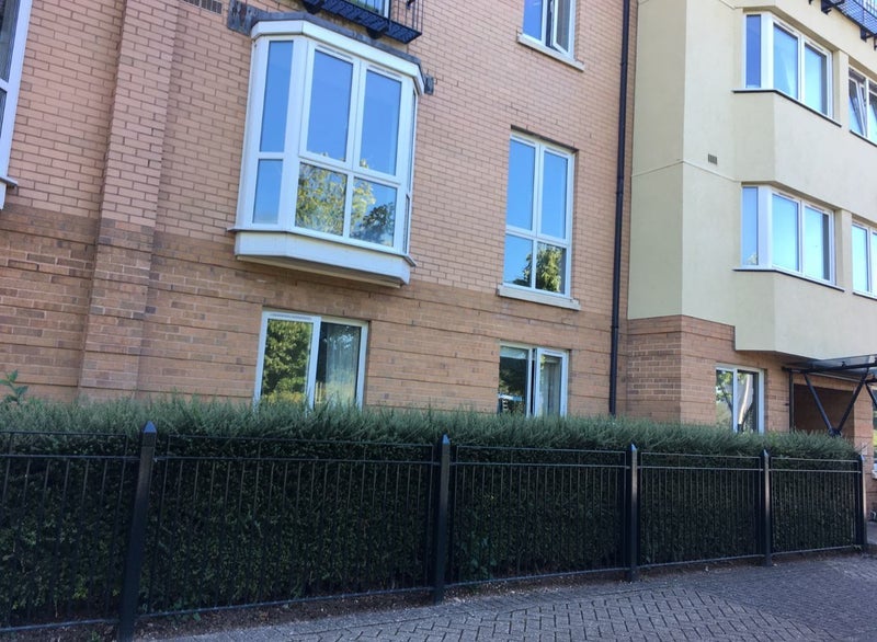Room Lloyd George Avenue in Cardiff