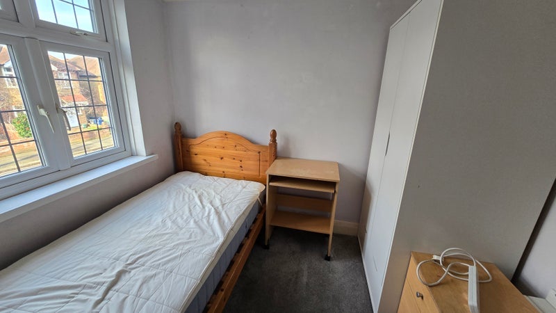 Room Burnham Way in Greater London