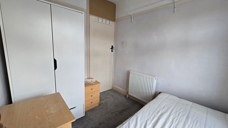 Room Burnham Way in Greater London