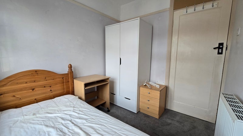 Room Burnham Way in Greater London