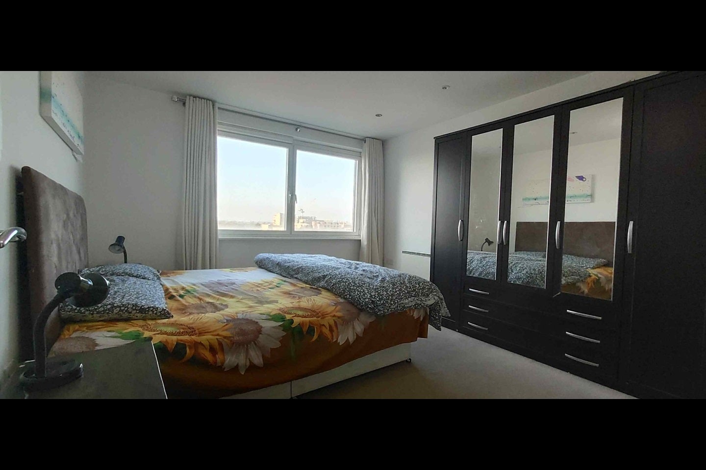 Flat Prince Regent Road in Greater London