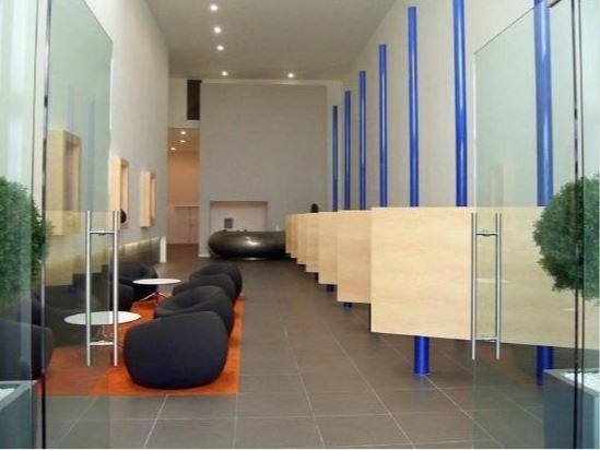 Flat Prince Regent Road in Greater London