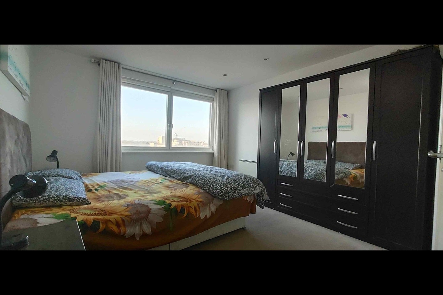 Flat Prince Regent Road in Greater London
