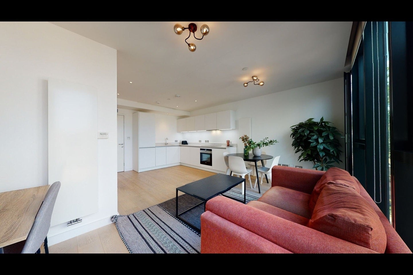 Flat Navigator Square in Greater London