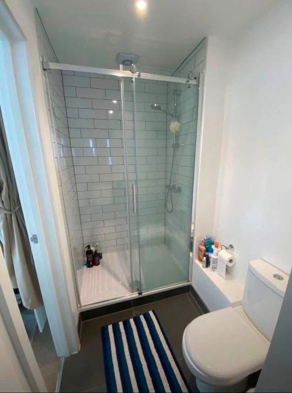 Room Dorothy Road in Greater London