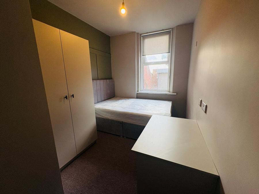 Room Hampstead Road in Newcastle upon Tyne