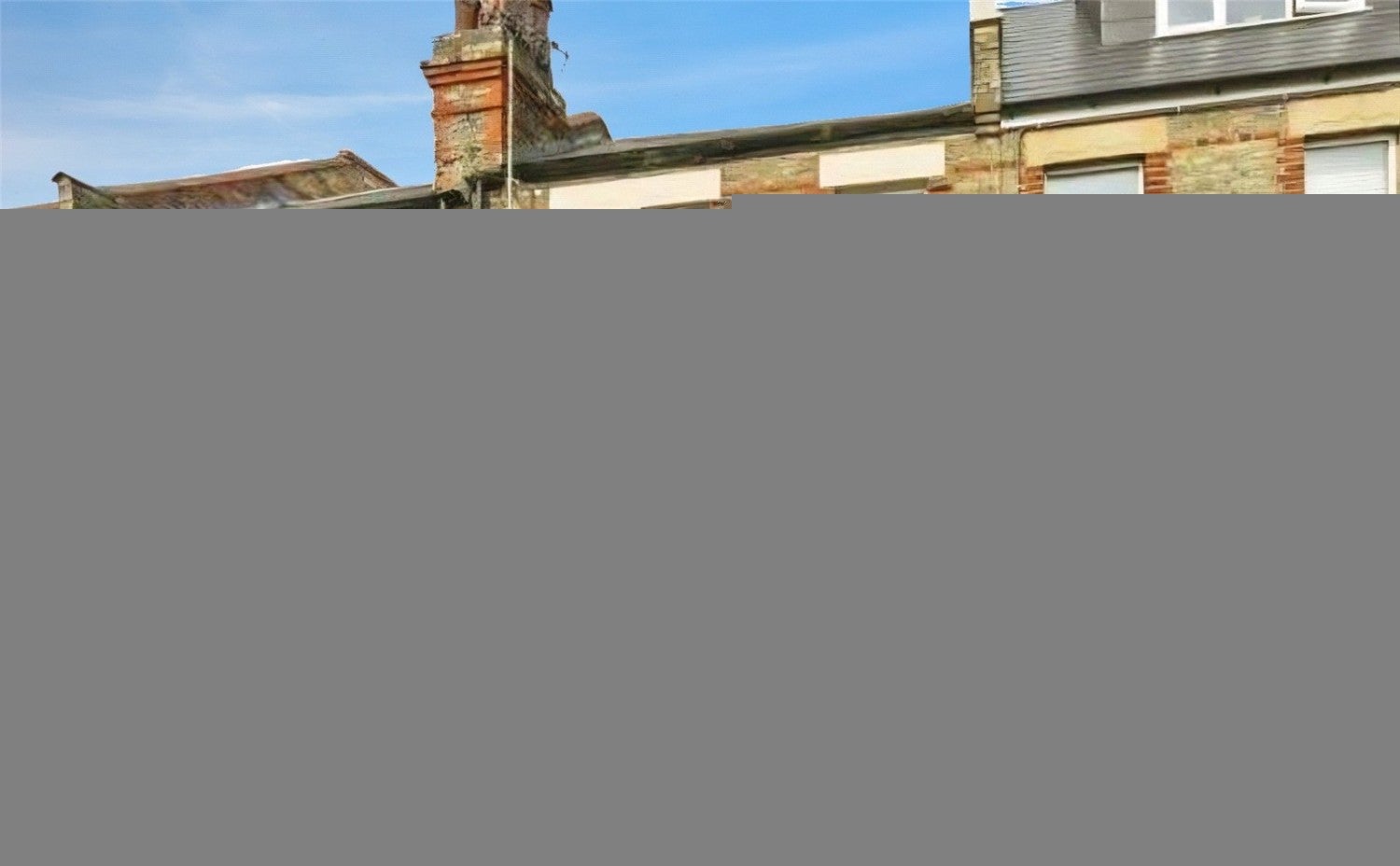 Flat Ballards Lane in Greater London