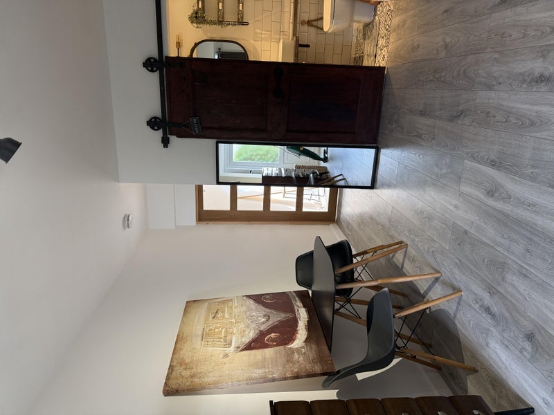 Flat Bigginwood Road in Greater London