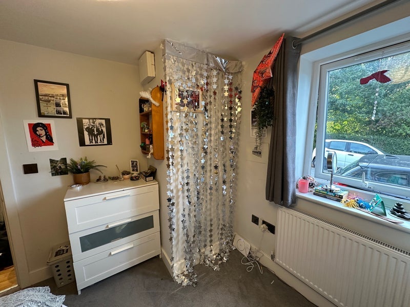 Room Cotswold Road North in Bristol