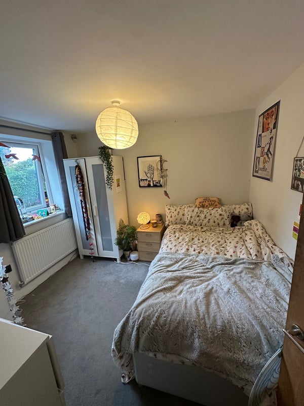 Room Cotswold Road North in Bristol