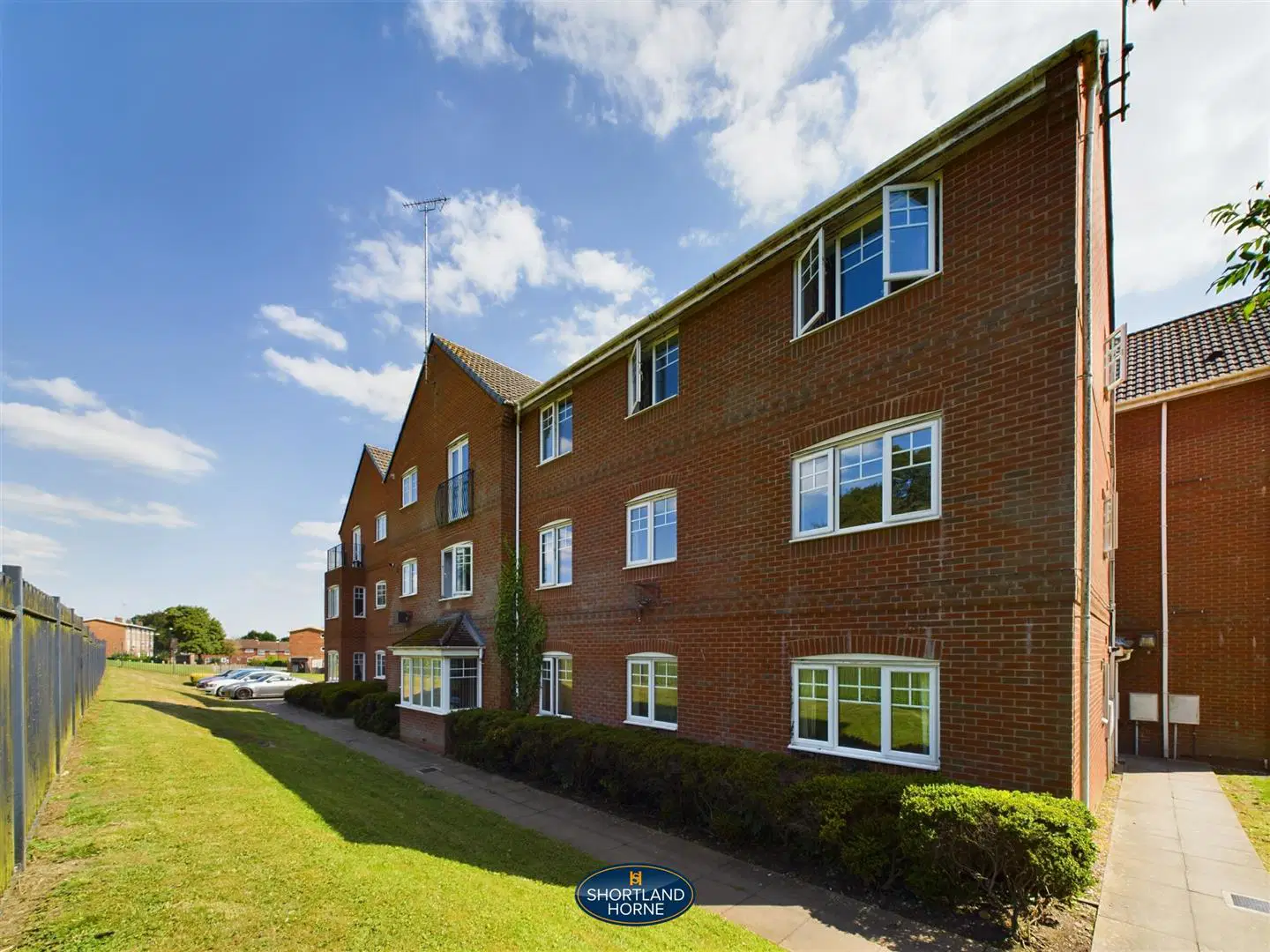 Flat Plants Hill Crescent in Coventry
